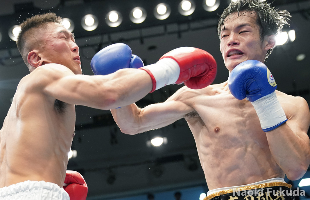 山崎 亮太 ハッピーbox Vs 吉田 郁哉 角海老宝石 Photo By 福田直樹 角海老写真館